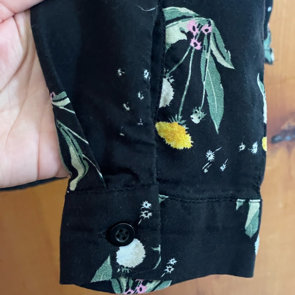 H&M Divided Shirt 6 - Picture 8 of 9